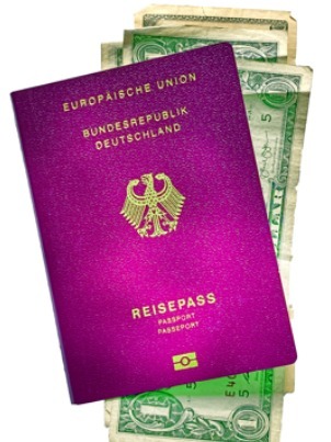 Deutscher Reisepass biometrisch und eine Handvoll Dollars